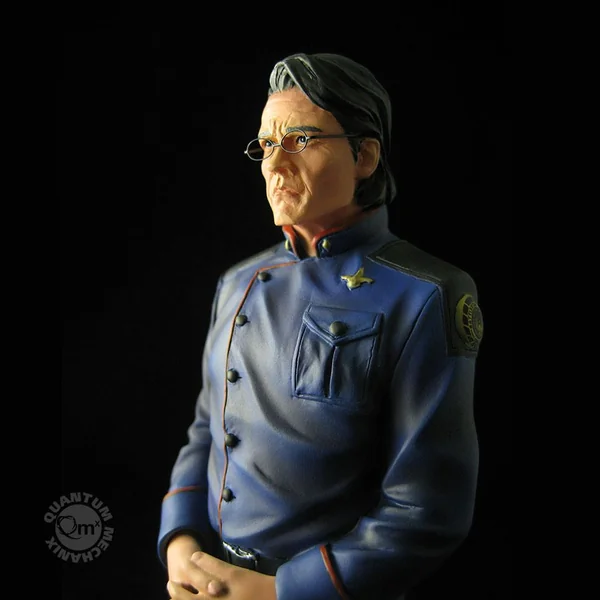 ADMIRAL ADAMA STATUE BATTLESTAR GALACTICA QUANTUM MECHANIX 15 CM