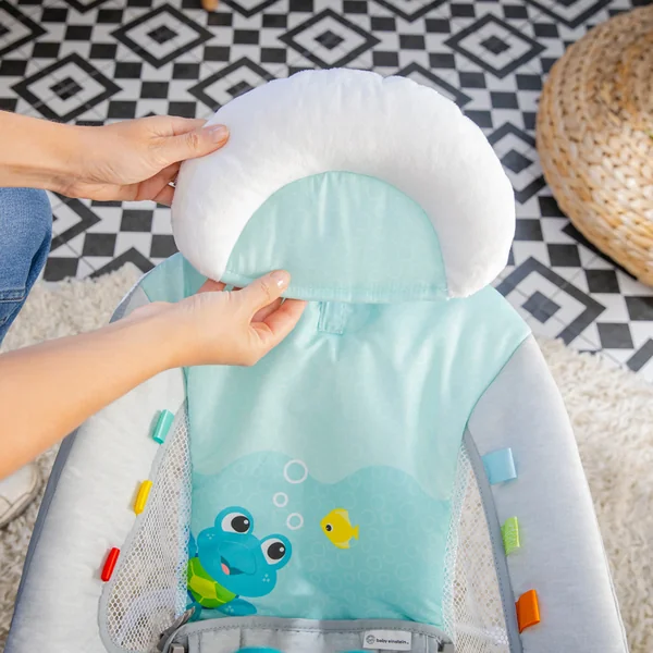 BABY EINSTEIN Transat musical vibrant avec lumières Kick to It Neptune jusqu'à 9 kg