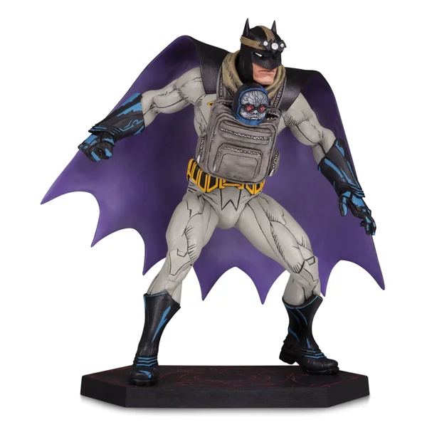 Batman and Darkseid baby statue Dark Nights Metal DC Collectibles 15 cm