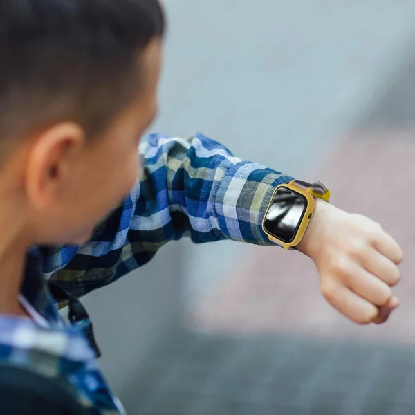 BATMAN - MONTRE AVEC ECRAN COULEURS AVEC CAMERA ET CARTE MEMOIRE DE 8 GO