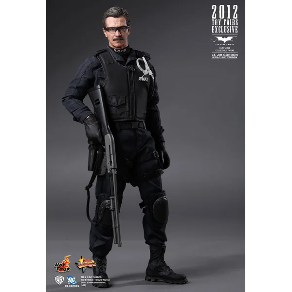BATMAN, THE DARK KNIGHT: LT. JIM GORDON (S.W.A.T. SUIT VERSION), MOVIE MASTERPIECE MMS182 - figurine articulée 30 cm 1/6