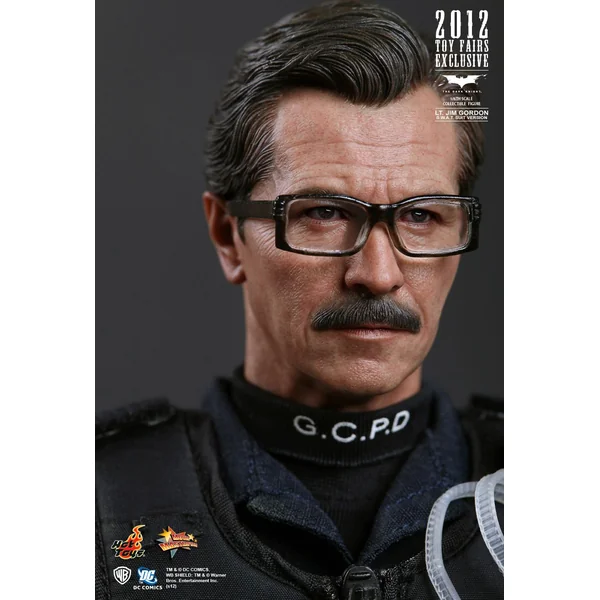 BATMAN, THE DARK KNIGHT: LT. JIM GORDON (S.W.A.T. SUIT VERSION), MOVIE MASTERPIECE MMS182 - figurine articulée 30 cm 1/6