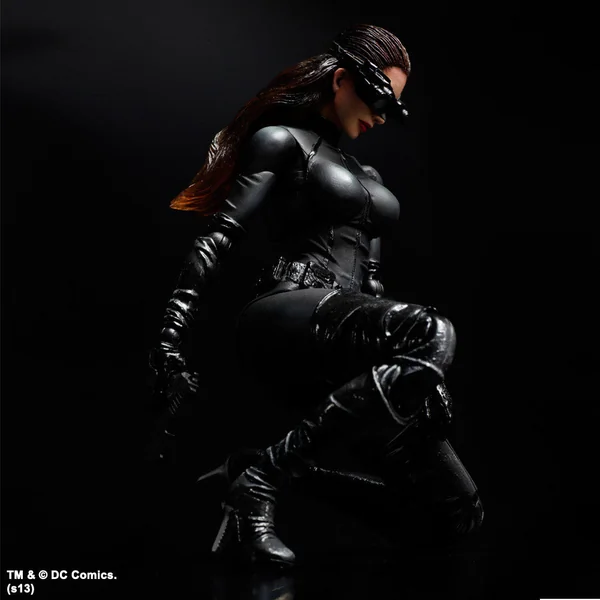 BATMAN, THE DARK KNIGHT TRILOGY: CATWOMAN, PLAY ARTS KAI N°3 - figurine articulée 22 cm