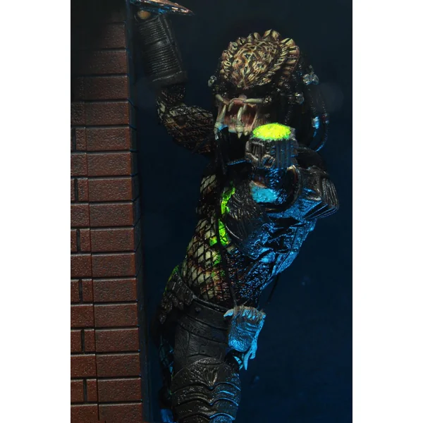 BATTLE DAMAGED CITY HUNTER PREDATOR ULTIMATE FIGURINE PREDATOR 2 NECA 20 CM