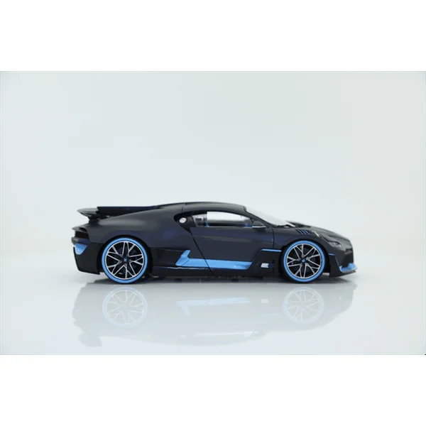 Bburago 1:18 TOP Bugatti Divo Gris