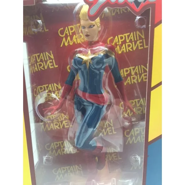 CAPTAIN MARVEL STATUE MOHAWK EXCLUSIVE SDCC MARVEL GALLERY DIAMOND SELECT 23 CM