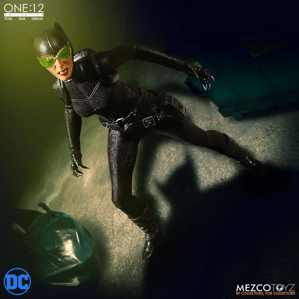 CATWOMAN FIGURINE DC COMICS ONE: 12 MEZCO TOYS 15 CM