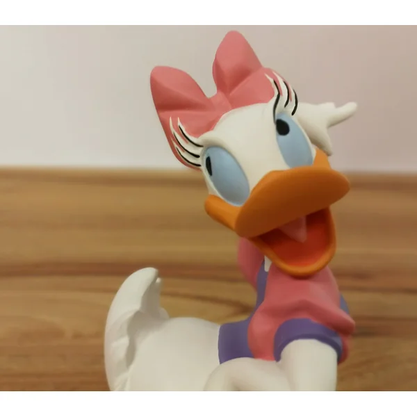 DISNEY: DAISY (VERSION COULEUR) - statuette en résine 15 cm (occasion)