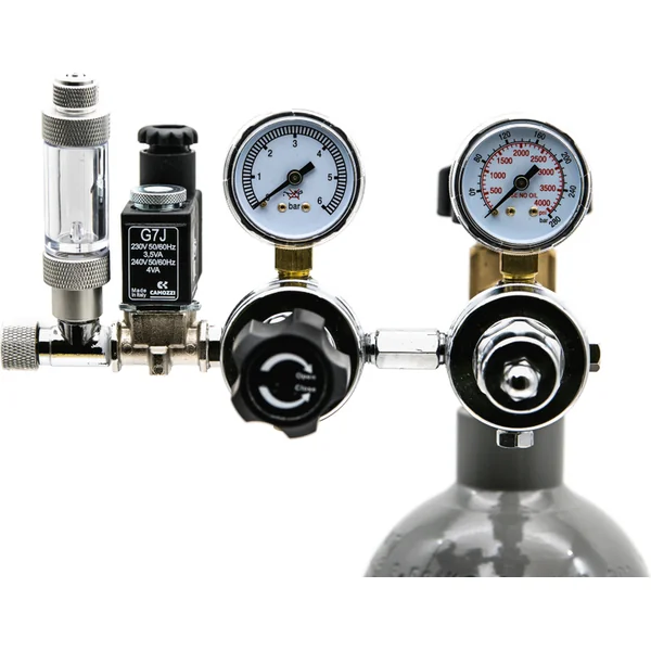 Ensemble complet à deux étages CO2 avec interrupteur nocturne et bouteille de 5l