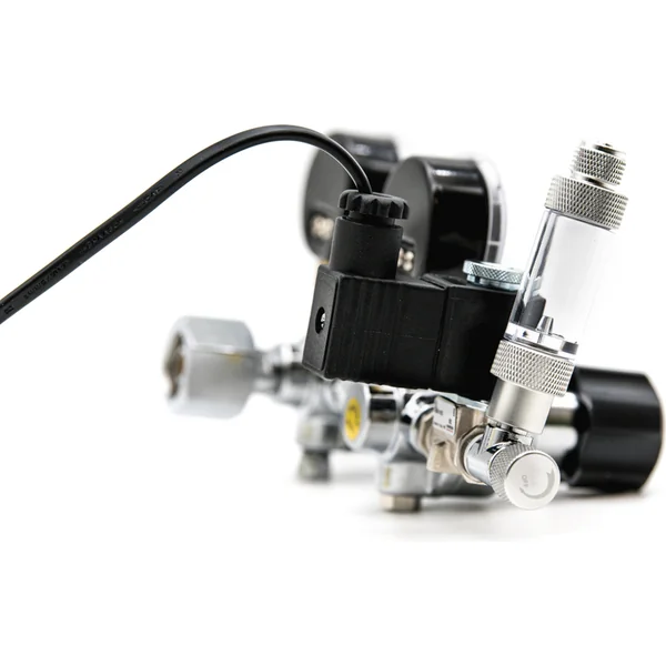 Ensemble complet à deux étages CO2 avec interrupteur nocturne et bouteille de 5l