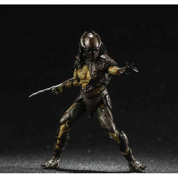 FALCONER PREDATOR FIGURINE 1/18 PREDATOR HIYA TOYS 11 CM