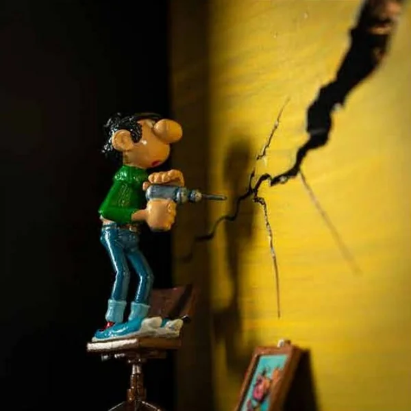 Figurine Pixi Gaston Lagaffe: Gaston et la perceuse, collection Pixirama 2024 (06804)