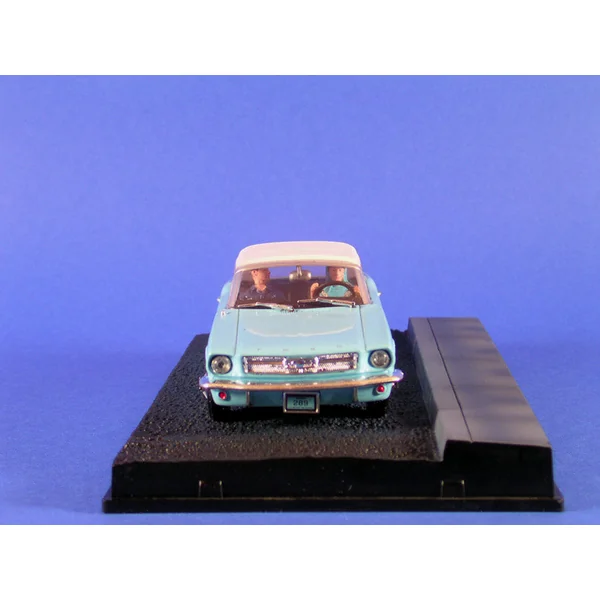 JAMES BOND, THUNDERBALL: FORD MUSTANG CONVERTIBLE - véhicule miniature 1/43°
