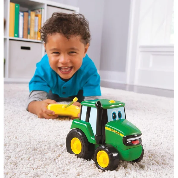 JOHNNY LE TRACTEUR RADIOCOMMANDE