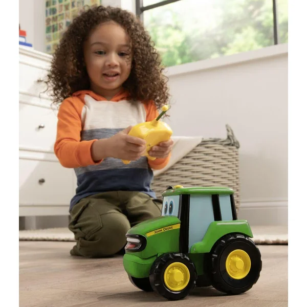 JOHNNY LE TRACTEUR RADIOCOMMANDE