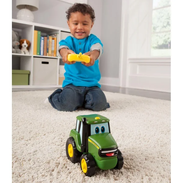 JOHNNY LE TRACTEUR RADIOCOMMANDE