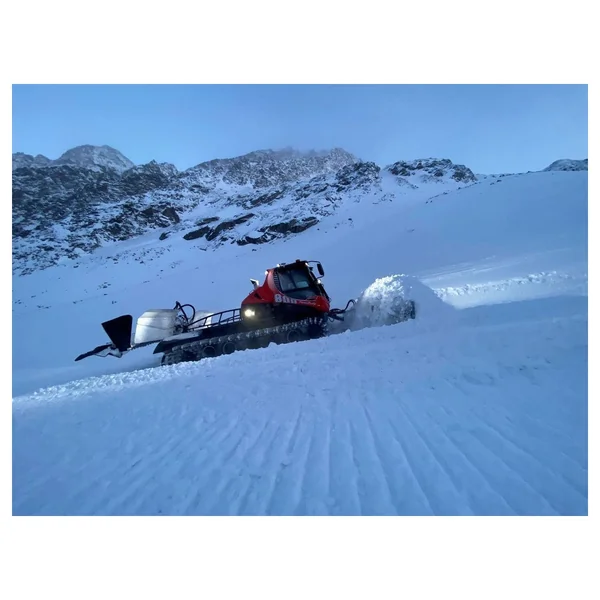 Jägerndorfer - Play Vehicles - PistenBully 800 Model - Metal Plastic - 6+ Years