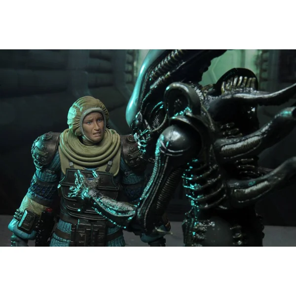 LAMBERT COMPRESSION SUIT FIGURINE ALIEN 40TH ANNIVERSARY SERIE 4 NECA 18 CM