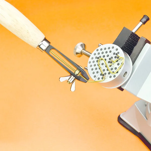 Mini pince à main Modelcraft avec poignée en bois