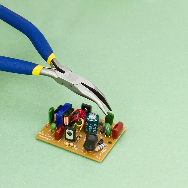 Modelcraft mini pinces étroites courbées