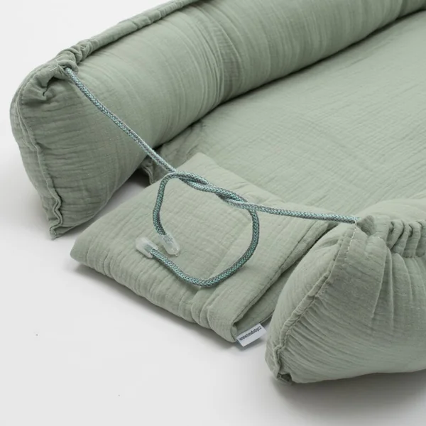 Nid en mousseline pour bébé New Baby salvia