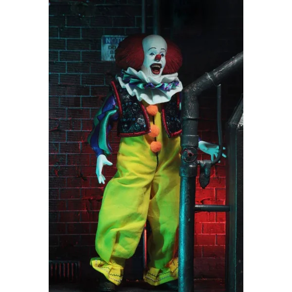 RETRO PENNYWISE FIGURINE « IL » EST REVENU 1990 NECA 20 CM