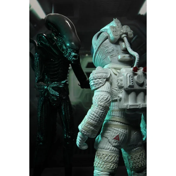 RIPLEY COMPRESSION SUIT FIGURINE ALIEN 40TH ANNIVERSARY SERIE 4 NECA 18 CM