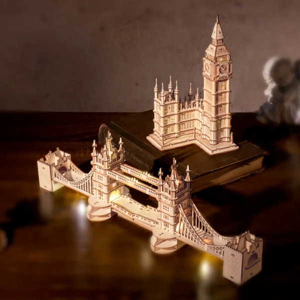 RoboTime puzzle 3D en bois tour de l'horloge Big Ben lumineux