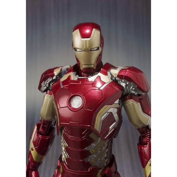 THE AVENGERS, AGE OF ULTRON: IRON MAN MARK 43 S.H.Figuarts - figurine articulée 15 cm