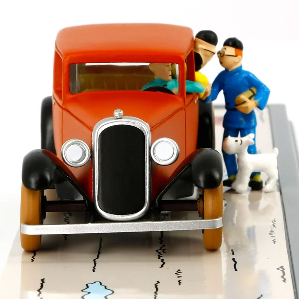 TINTIN: TINTIN TRANSPORTS N°2, LA VOITURE DE WANG JEN-GHIE - véhicule 1/43